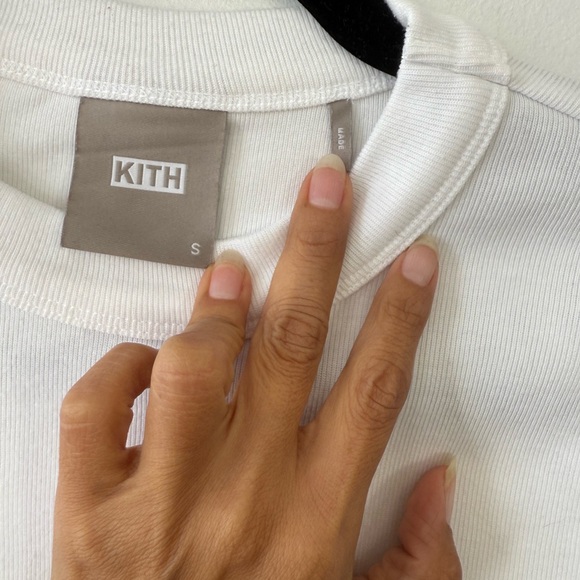Kith White tshirt size S excellent condition. Read below. Tops been cut - Picture 4 of 4